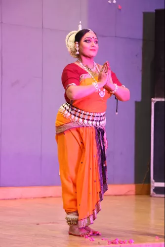 Kavita Dwivedi-Performance (1)